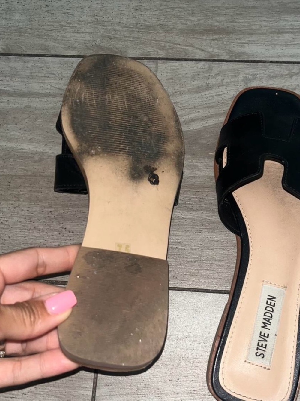 Steve Madden Black Leather Slide Sandals - Picture 3 of 3